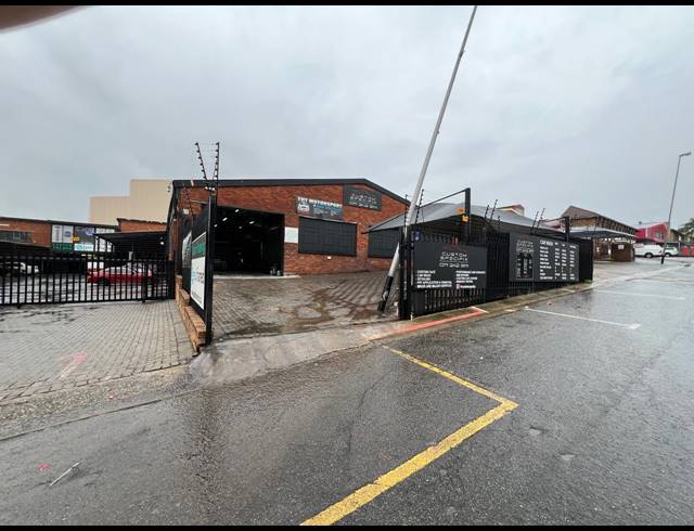 2,040M² WAREHOUSE FOR SALE IN STRIJDOMPARK